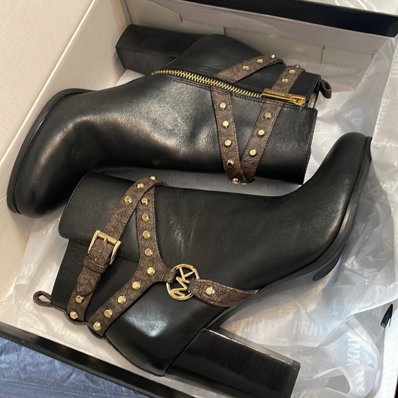 Michael Kors Preston Bootie Boots Women's Size 8 - Picture 11 of 11